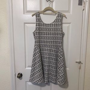 Dress : Blue and White Triangle pattern dress